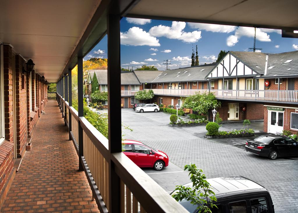 Blackburn North VIC Accommodation Port Macquarie