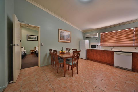 Emerald Explorers Inn - Accommodation Port Macquarie 1
