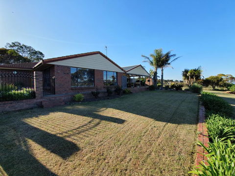 EP Getaway - Accommodation Port Macquarie 0