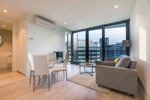 EQ Tower Luxury 1 Bedroom Central Melbourne - Accommodation Port Macquarie 0