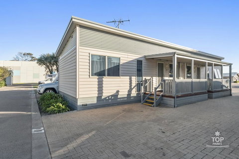 Esperance Bay Holiday Park - Accommodation Port Macquarie 0