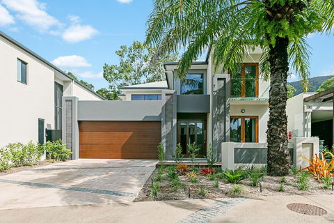 Esprit Luxury Retreat Palm Cove - Accommodation Port Macquarie 0