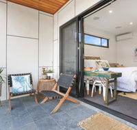 Eternity 141 - Room with private bathroom balcony bed  breakfast - Accommodation Port Macquarie