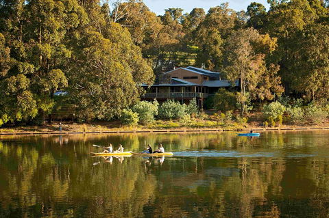 Evedon Lakeside Retreat - Accommodation Port Macquarie 0