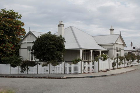 Evelyn House - Accommodation Port Macquarie 0