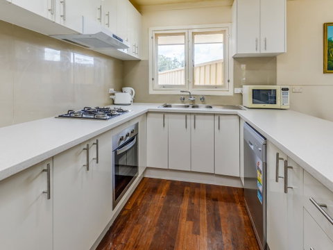 Exclusive Handy Holiday House - Accommodation Port Macquarie 2