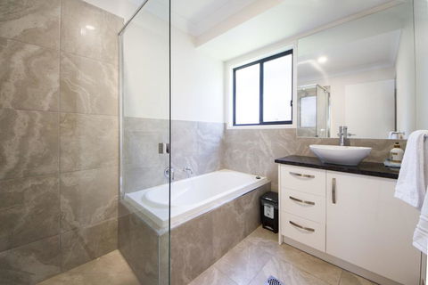 Executive Home Accomodation - Accommodation Port Macquarie 2