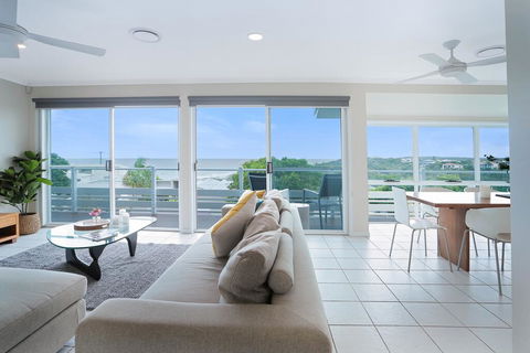 Expansive Ocean Views, Sunrise Beach - Accommodation Port Macquarie 1