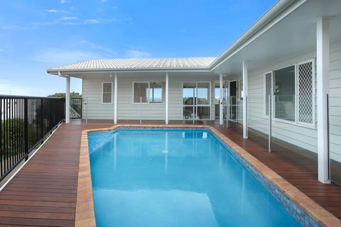 Expansive Ocean Views, Sunrise Beach - Accommodation Port Macquarie 3