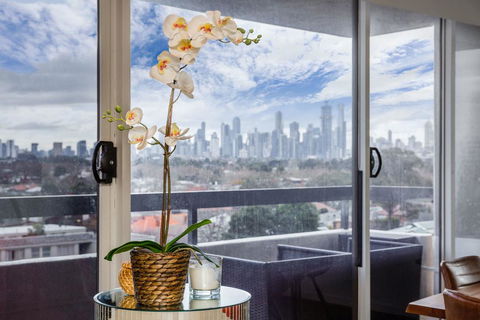 Exquisite 2 Bed Apartment With Beach & City Views - Accommodation Port Macquarie 2