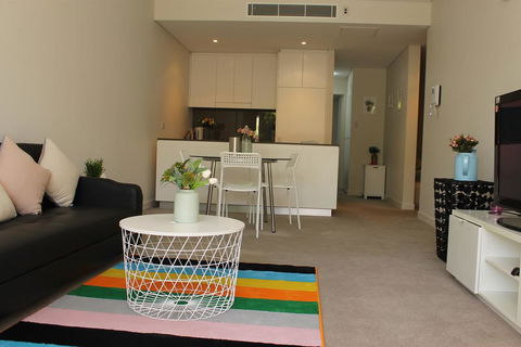Exquisite Family Home +Parking, Close To CBD - Accommodation Port Macquarie 3