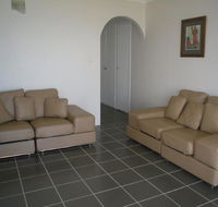Fabulous location - Ground Floor Waterfront Unit Clearview Apartments - Accommodation Port Macquarie