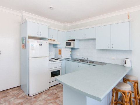 Fairholme 8, Perfect Lakefront Position - Accommodation Port Macquarie 1