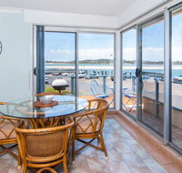 Fairholme 8 Perfect Lakefront Position - Accommodation Port Macquarie
