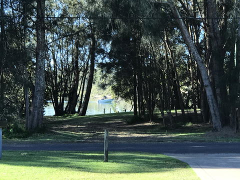 FAIRVIEW 25A - Waterfront Home - Accommodation Port Macquarie 0