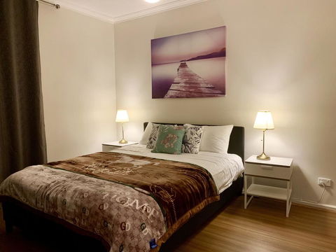 Family Home In Prime Location Melbourne - Accommodation Port Macquarie 3