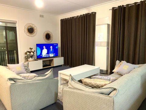 Family Home In Prime Location Melbourne - Accommodation Port Macquarie 1