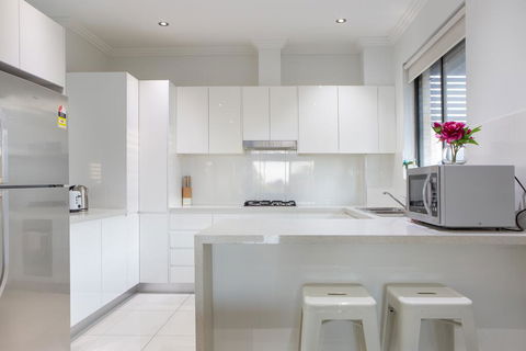 Family Size Apartment Close To Westmead Hospital - Accommodation Port Macquarie 3