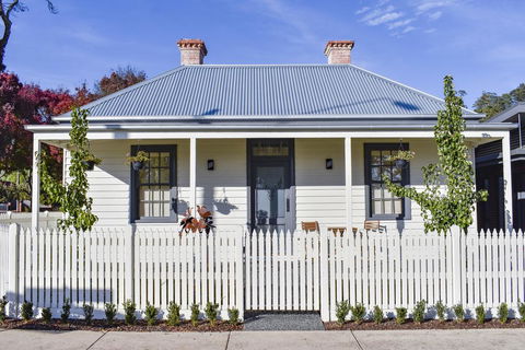 Farmers Arms Heritage Cottage - Accommodation Port Macquarie 0
