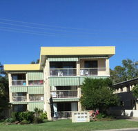 First Floor Unit with waterviews from your balcony - Accommodation Port Macquarie