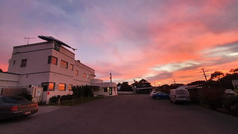 Fish Creek Hotel - Accommodation Port Macquarie 0