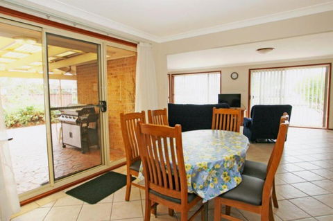 Fisherman's Delight Waterfront - Accommodation Port Macquarie 3
