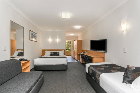 Flag Motor Lodge - Accommodation Port Macquarie 3