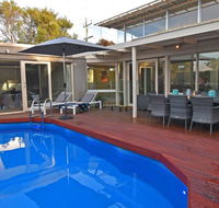 FLORENCE HOUSE Sundrenched Luxury with Pool  Deck - Accommodation Port Macquarie