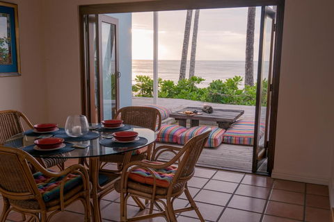 Frangipani Beach House - Newell Beach - Accommodation Port Macquarie 2