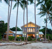 Frangipani Beach House - Newell Beach - Accommodation Port Macquarie