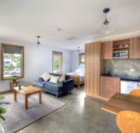 Freycinet Stone Studio 7 - Quartz - Accommodation Port Macquarie