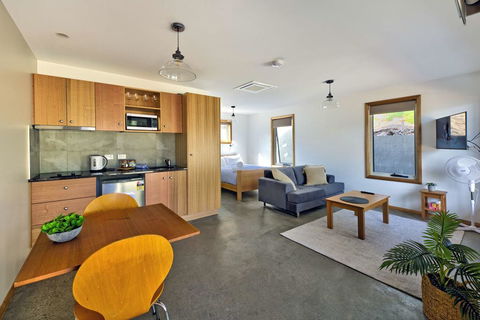 Freycinet Stone Studio 8 - Sandstone - Accommodation Port Macquarie 3