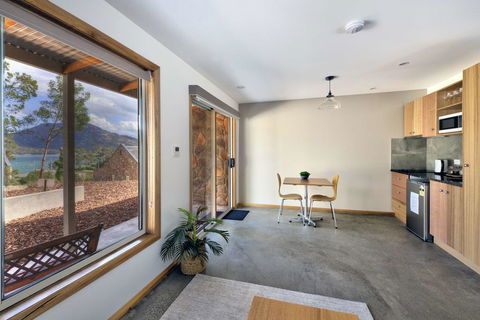 Freycinet Stone Studio 8 - Sandstone - Accommodation Port Macquarie 0