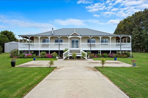 GALBRAITH BEACH STUDIO 2 - Accommodation Port Macquarie 1