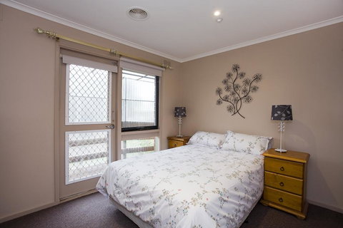 Geelong Holiday Home - Accommodation Port Macquarie 3