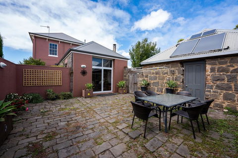 Georgia - Accommodation Port Macquarie 1