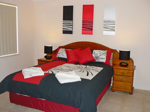 Geraldton Luxury Vacation Home - Accommodation Port Macquarie 0