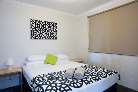 Geraldton's Ocean West Holiday Units & Short Stay Accommodation - Accommodation Port Macquarie 0