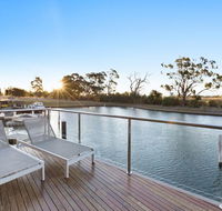 Gippsland Lakehouse A - Canal frontage - Accommodation Port Macquarie