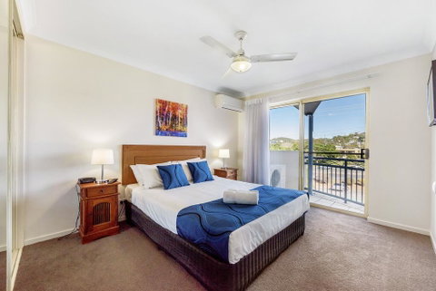 Golden Riviera Absolute Beachfront Resort - Accommodation Port Macquarie 3