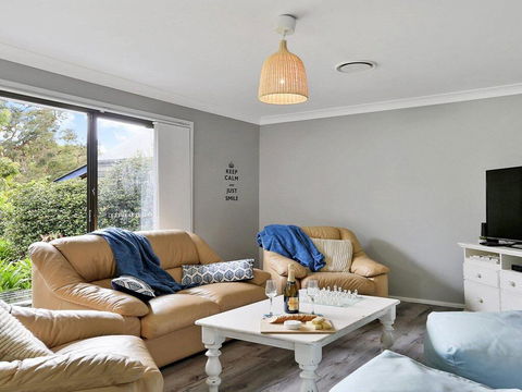 Gone Fishing! - Air Conditioned, Crisp And Clean - Accommodation Port Macquarie 1