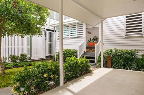 Gorgeous Cottage Close To The City - Accommodation Port Macquarie 0
