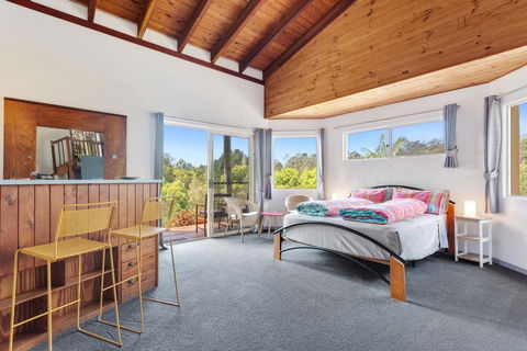 Gorgeous Mediterranean-style Hinterland Home - Accommodation Port Macquarie 1
