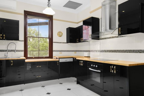 Grand & Central On George - Unique - Opulent - Accommodation Port Macquarie 3