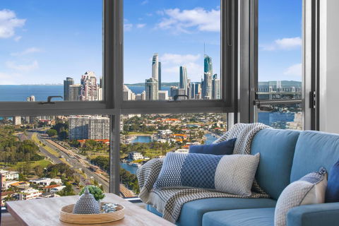 Grand Beach Views In 2-Bed Apartment With Balcony - Accommodation Port Macquarie 1