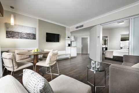 Grand Hotel And Apartments Townsville - Accommodation Port Macquarie 3