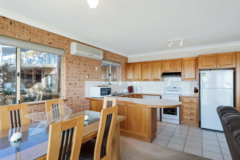 Grand Pacific 2 Unit 2 - Accommodation Port Macquarie 1