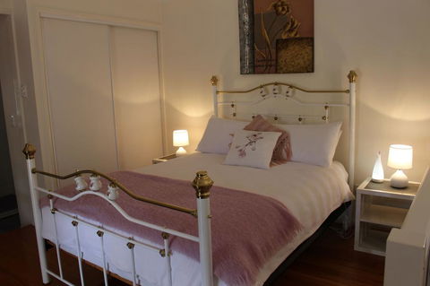 Granite Gardens Cottages & Lake Retreat - Accommodation Port Macquarie 1