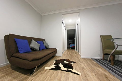 Granny Flat Next To Golf Course - Accommodation Port Macquarie 3