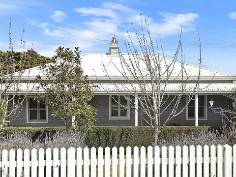Greywood - Classic Highlands Charm & Serene Living - Accommodation Port Macquarie 0